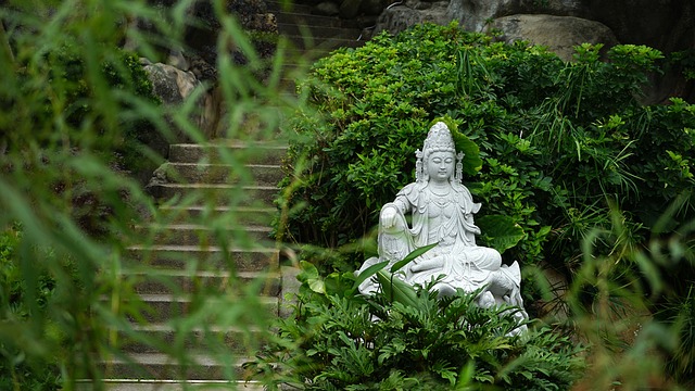 china buddha statue religion
